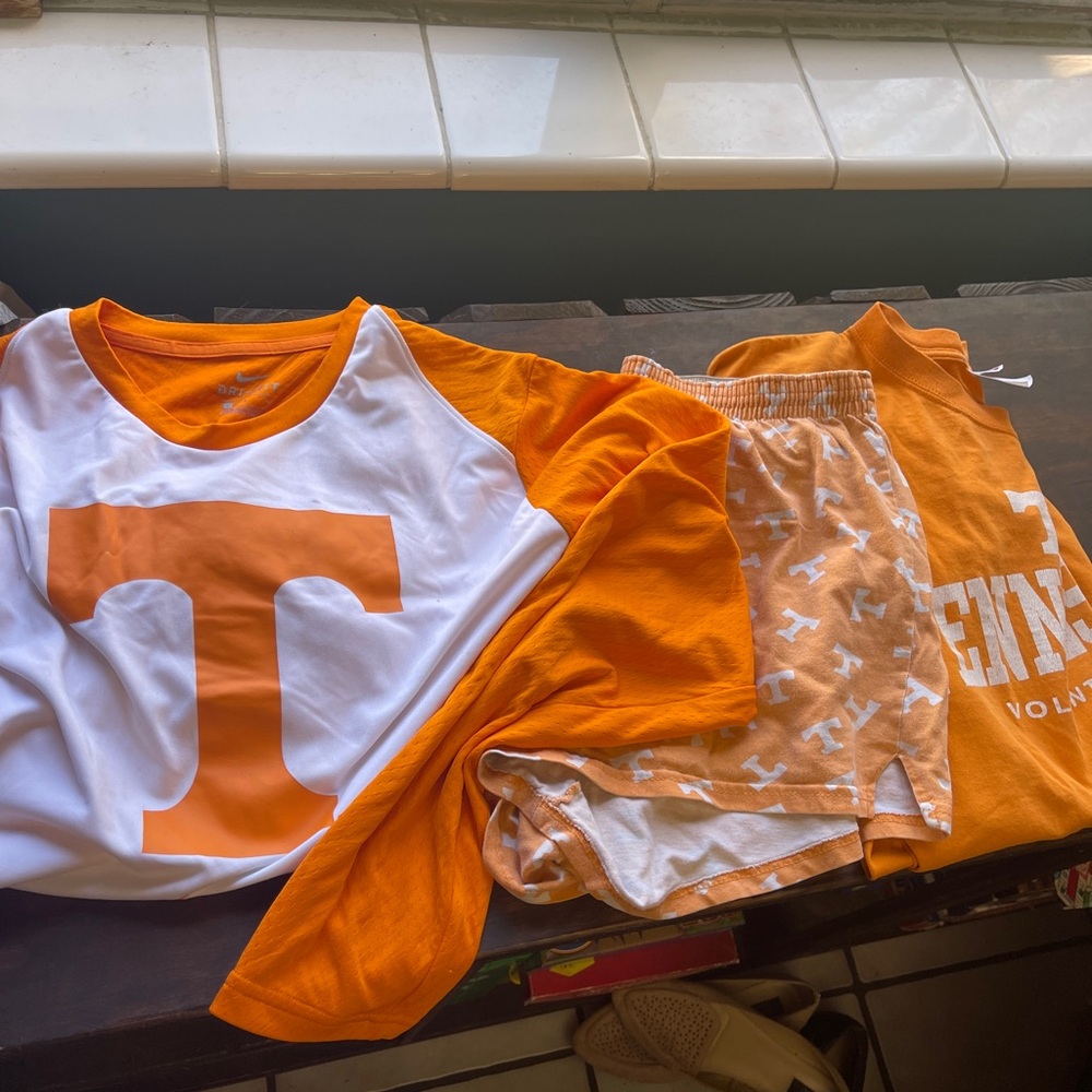 University of Tennessee Orange and White Apparel Set